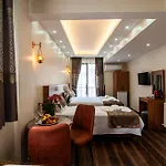 Historia Hotel 3*