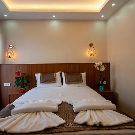Historia Hotel 3*