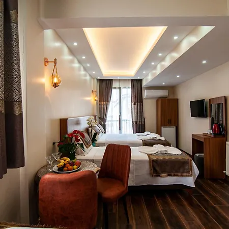Historia Hotel 3*