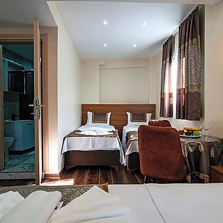 Historia Hotel 3*